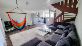 Duplex à 2 pas de l'aéroport, proche ONU & Palexpo